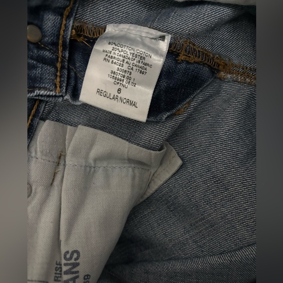 Vintage GAP Ultra Lowrise Cuffed Capris - Picture 4 of 7